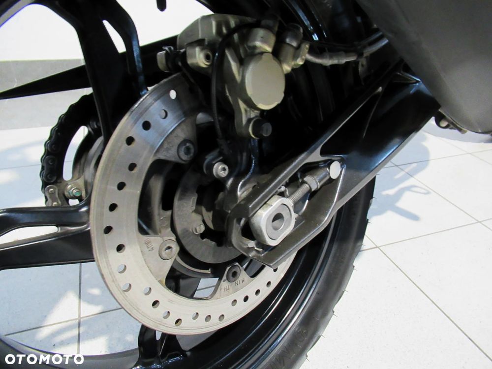 BMW G - 25