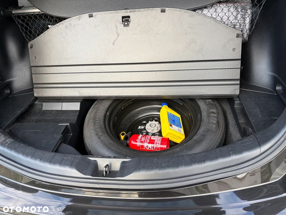 Toyota RAV4 Hybrid Premium 4x2 - 18