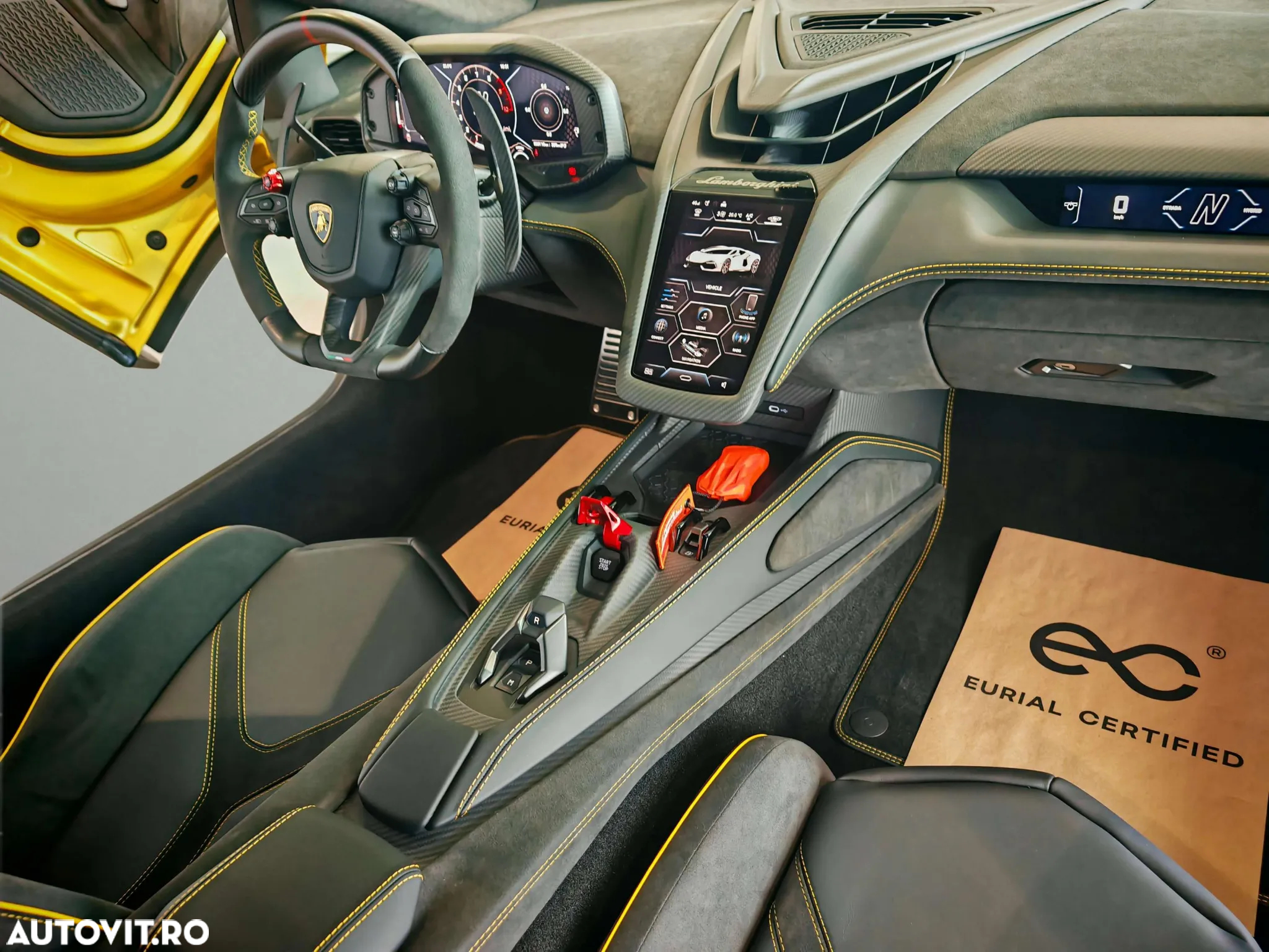 Lamborghini Revuelto - 16