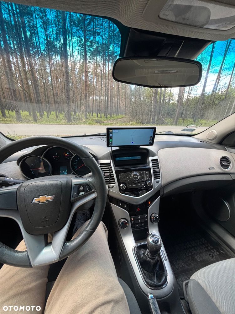 Chevrolet Cruze 1.6 Base - 8