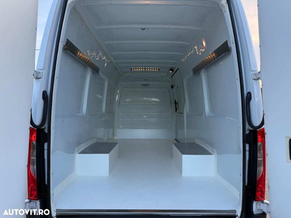 Mercedes-Benz Sprinter - 19