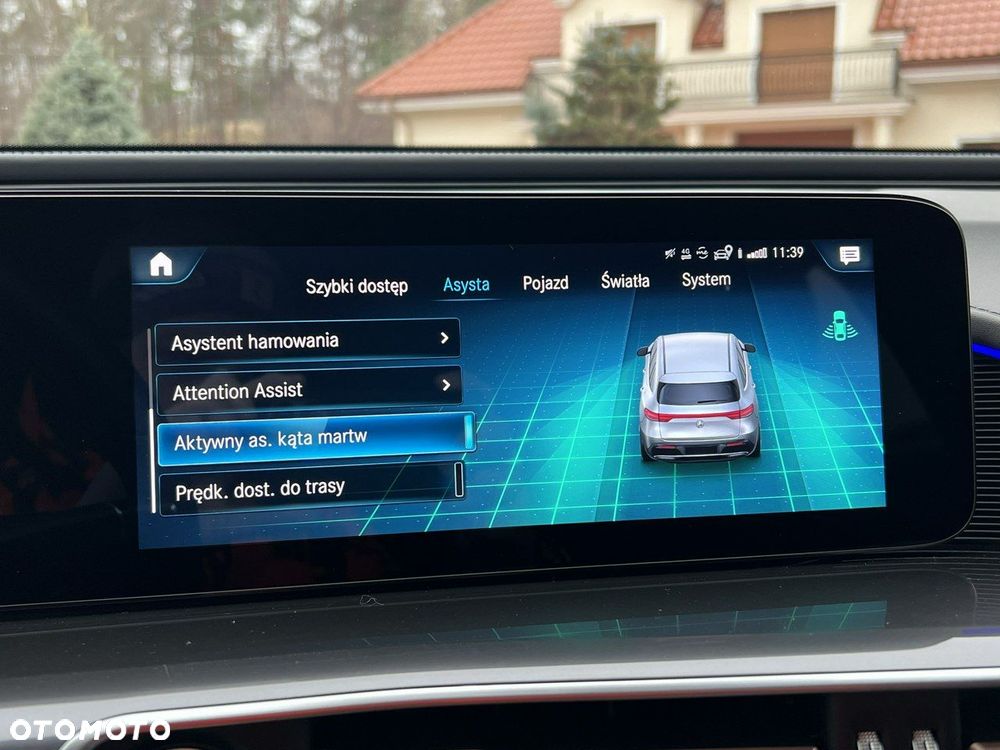 Mercedes-Benz EQC - 25