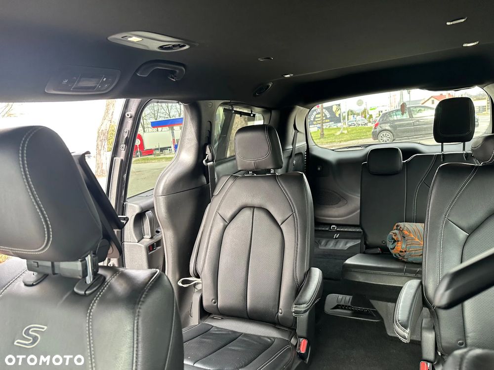 Chrysler Pacifica - 7