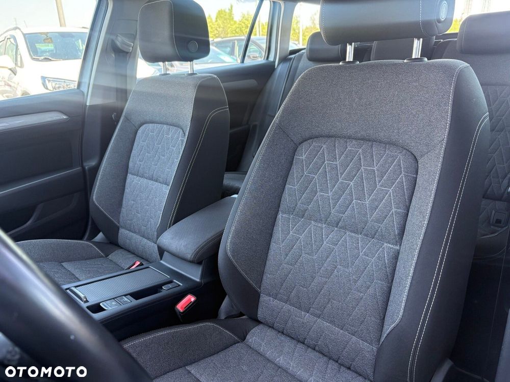 Volkswagen Passat - 13