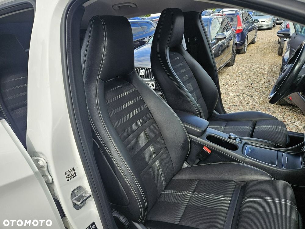 Mercedes-Benz GLA - 24