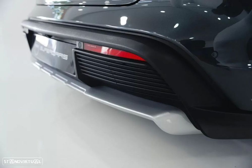 Porsche Taycan Cross Turismo 4 - 19