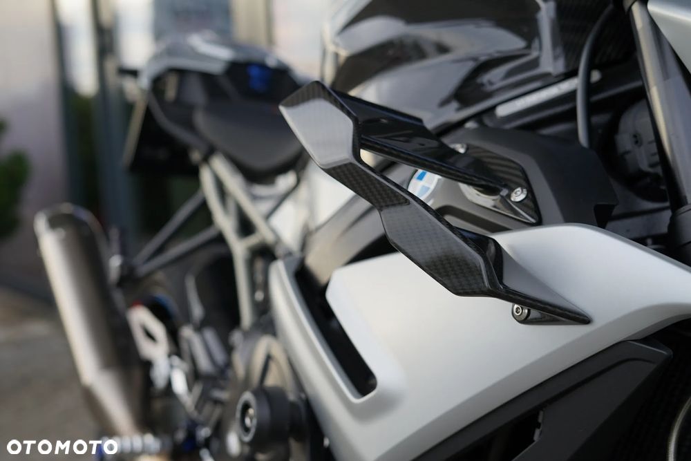 BMW S - 25