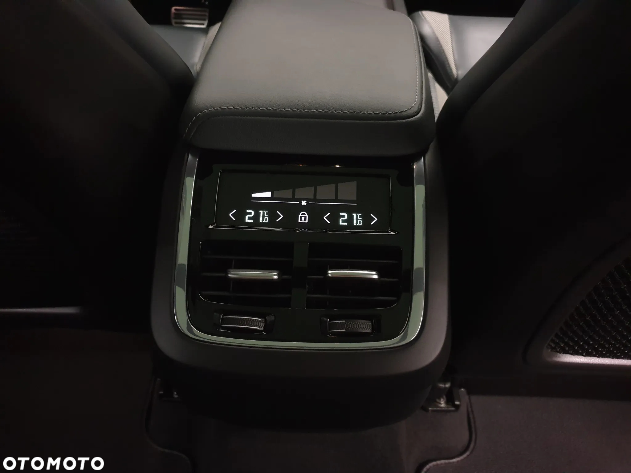 Volvo XC 60 B4 D AWD Geartronic RDesign - 29