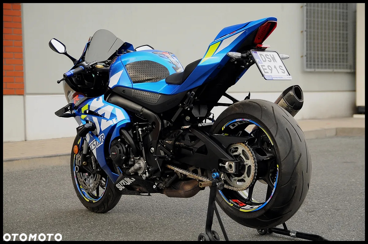 Suzuki GSX-R - 24