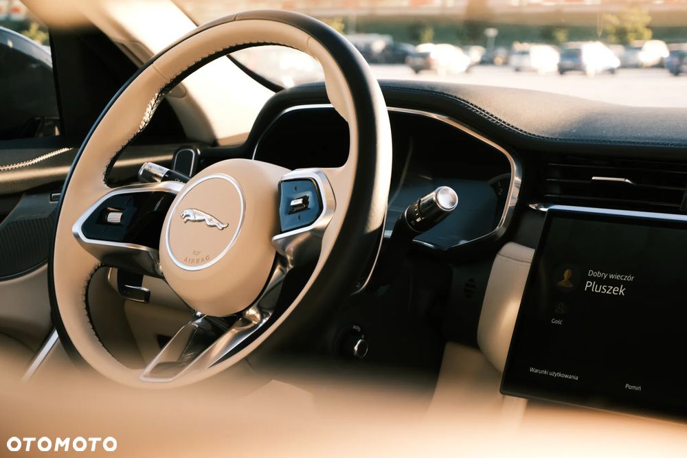 Jaguar F-Pace - 7