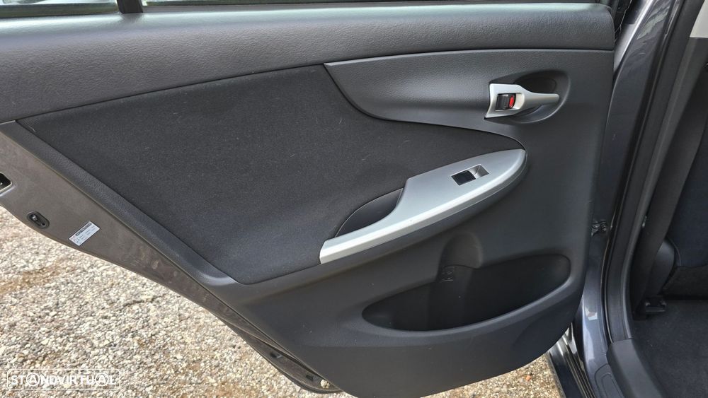 Toyota Corolla 1.4 D-4D - 26