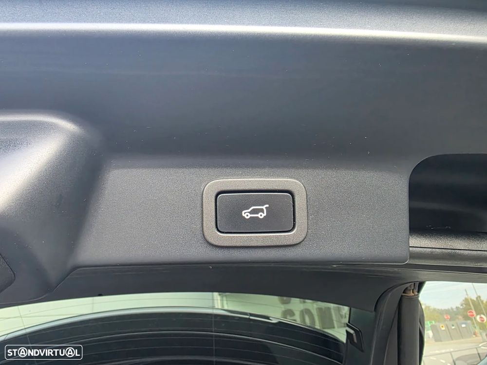Jaguar F-Pace 2.0 P400e AWD - 27