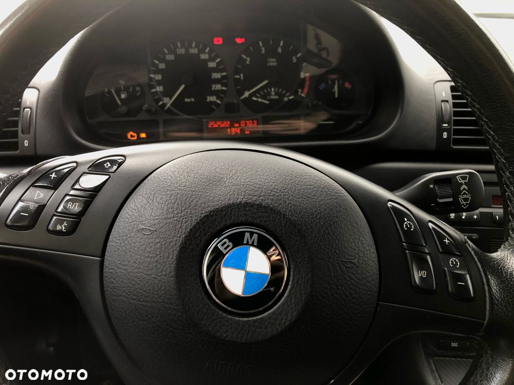 BMW Seria 3 318i - 9