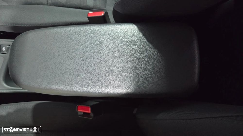 Toyota Yaris 1.5 HDF Comfort Plus - 32