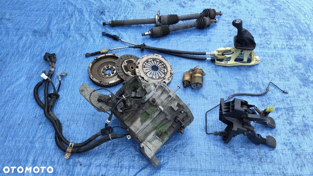 SKRZYNIA BIEGÓW MANUALNA MANUAL KOMPLETNA PRZEKŁADKA AUTOMAT SPRZĘGŁO PEDAŁY PÓŁOŚ LEWA PRAWA INSTALACJA WIĄZKA ROZRUSZNIK LEWAREK WYBIERAK A1693603800 A1694403805 A0212509101 A1693600309 A1692906501 0051512101 MERCEDES A-KLASA W169 LIFT 1.5 BENZYNA - 2