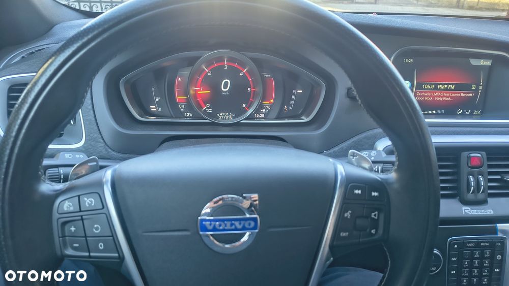 Volvo V40 D4 Drive-E R-Design Momentum - 9