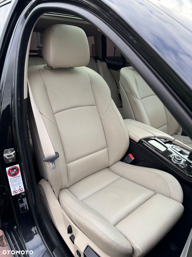 BMW Seria 5 525d Sport-Aut Luxury Line - 18