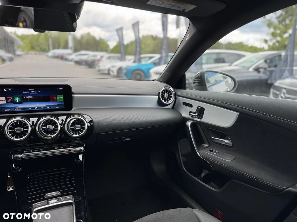 Mercedes-Benz CLA 200 AMG Line 7G-DCT - 11