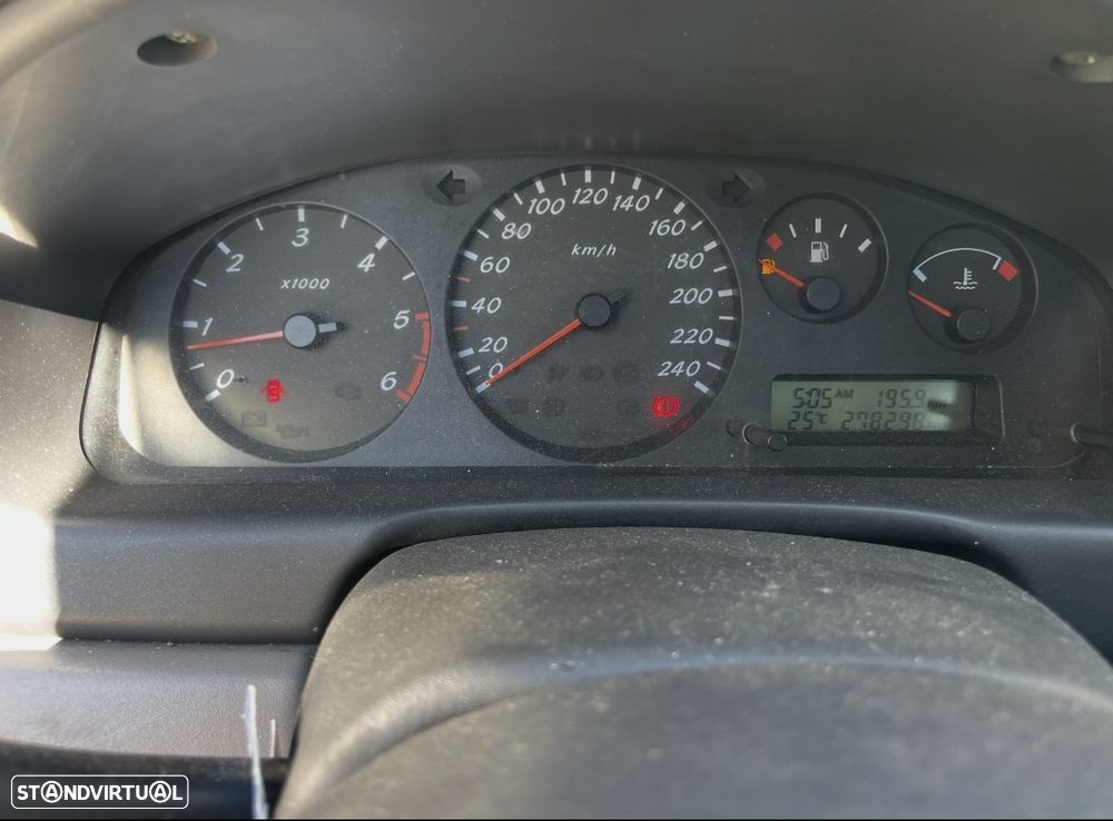 Nissan Almera 2.2 Di Sport - 1