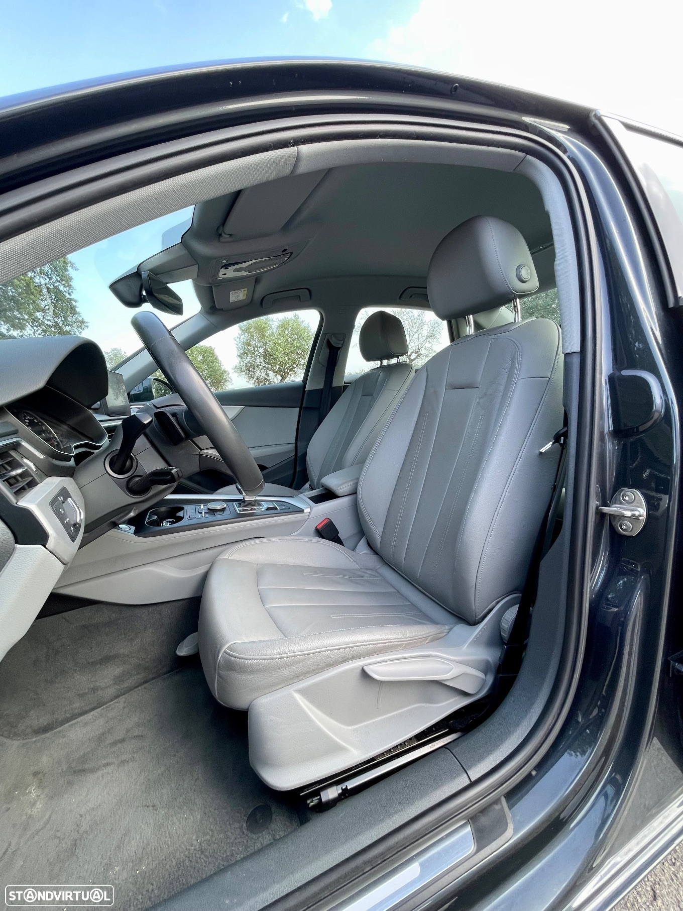 Audi A4 30 TDI S tronic design - 12