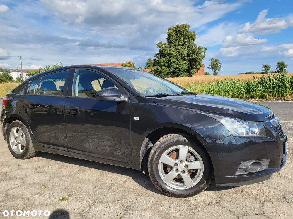 Chevrolet Cruze 1.6 - 33