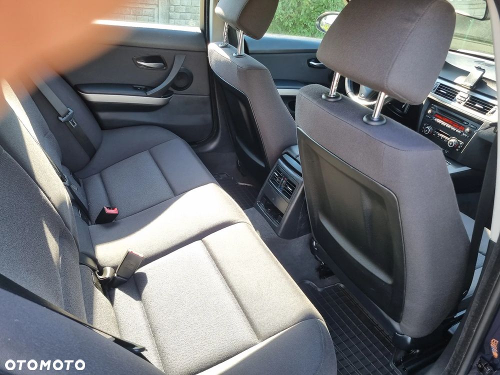 BMW Seria 3 318i Edition Exclusive - 20