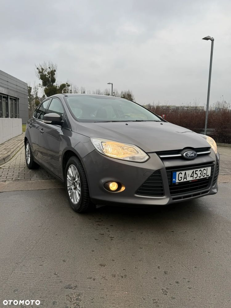 Ford Focus 1.6 Ambiente - 2