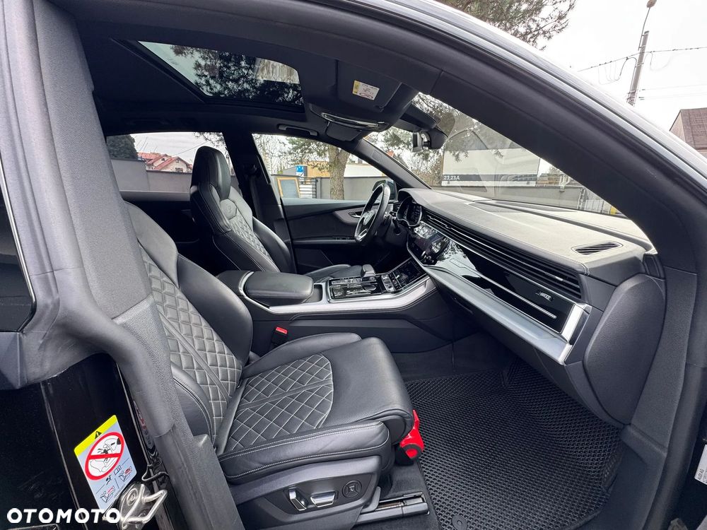 Audi Q8 - 8