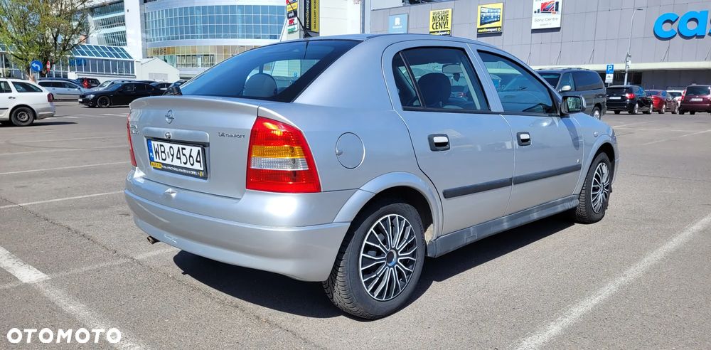 Opel Astra 1.4 - 5