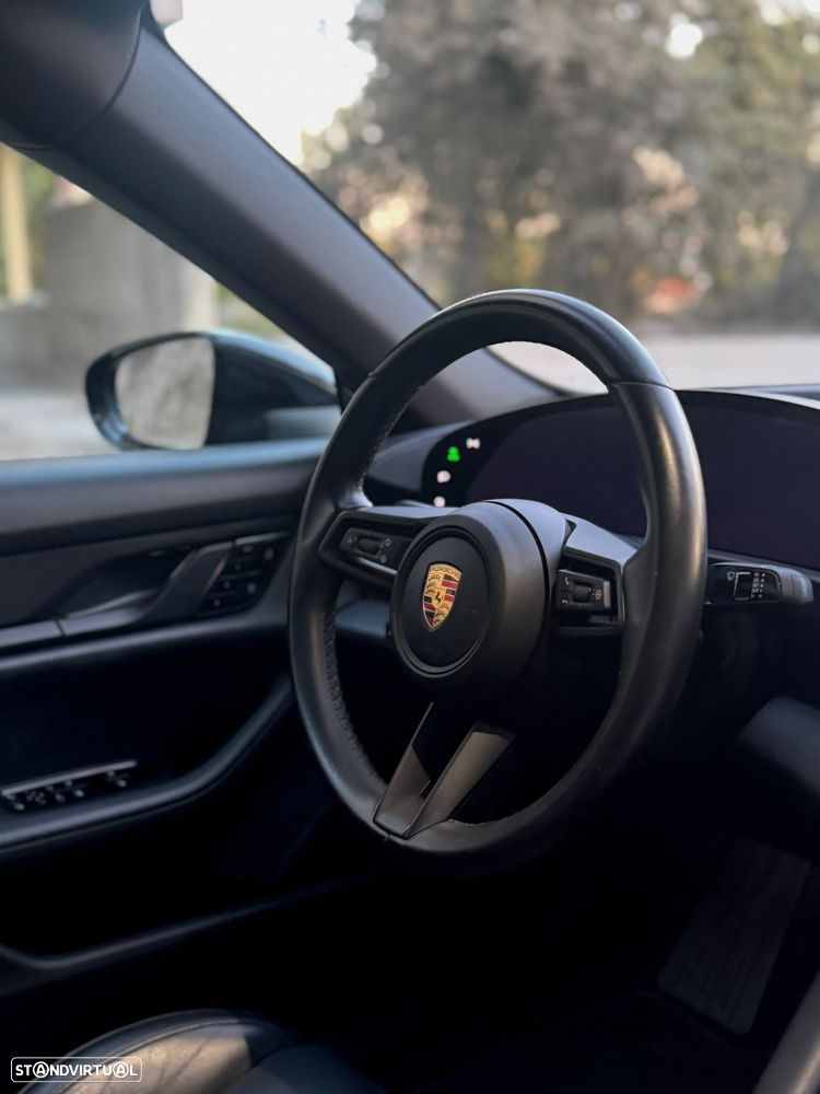 Porsche Taycan - 18