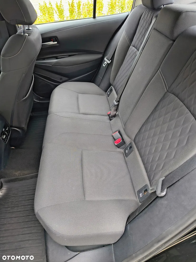 Toyota Corolla 1.8 Hybrid Comfort - 17