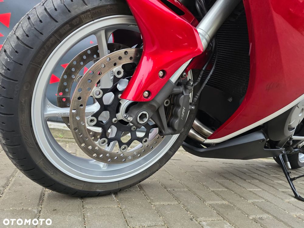 Honda VFR - 15