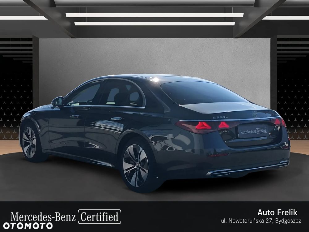 Mercedes-Benz Klasa E 300 PHEV 4-Matic Avantgarde 9G-Tronic - 3