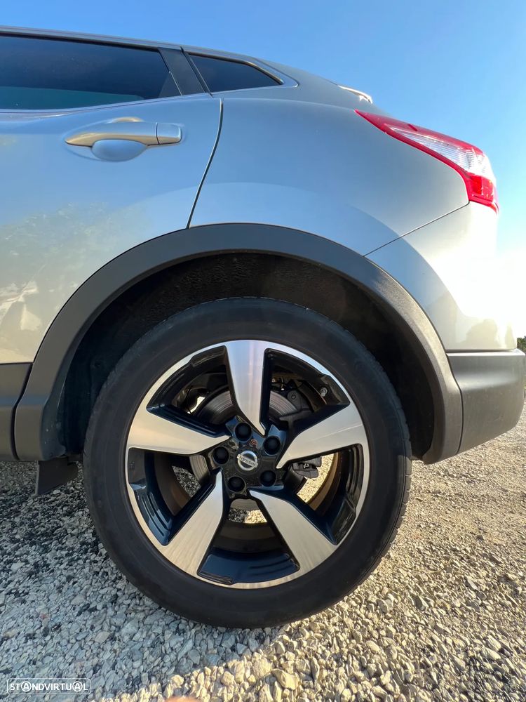 Nissan Qashqai 1.5 dCi N-Connecta 18 - 25