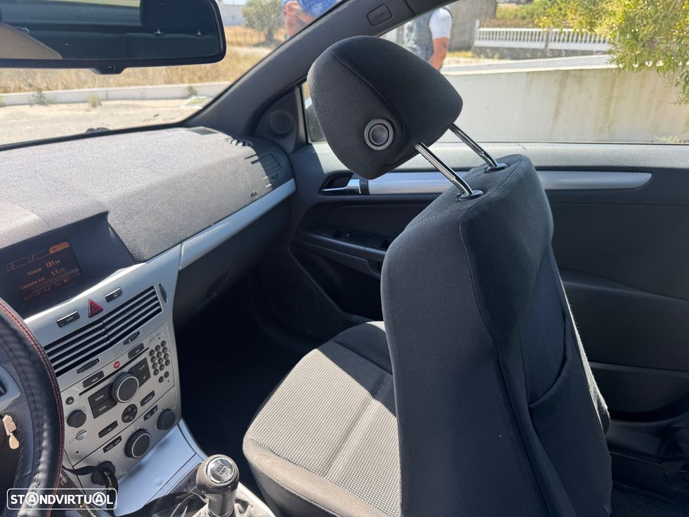 Opel Astra GTC 1.9 CDTI - 14