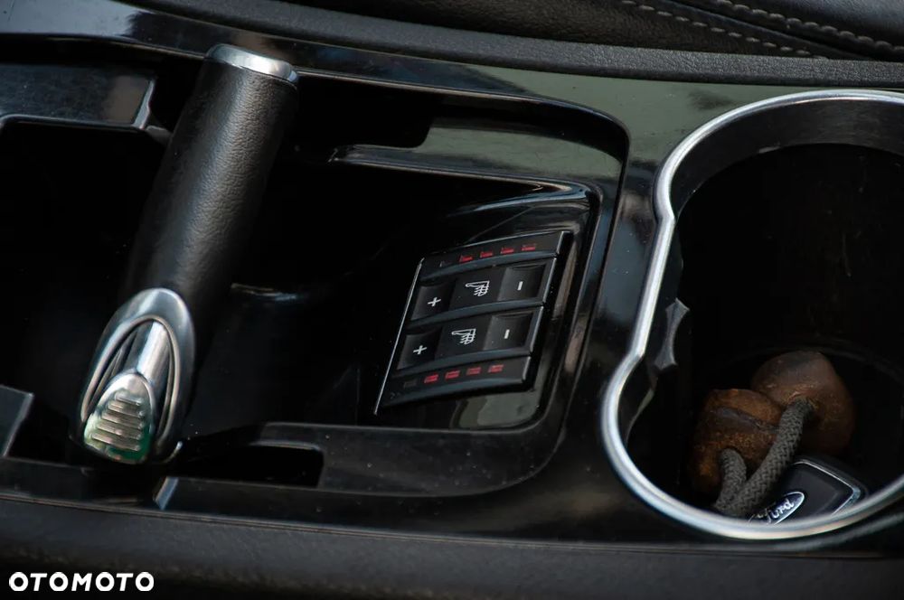 Ford S-Max 2.0 TDCi DPF Titanium - 38