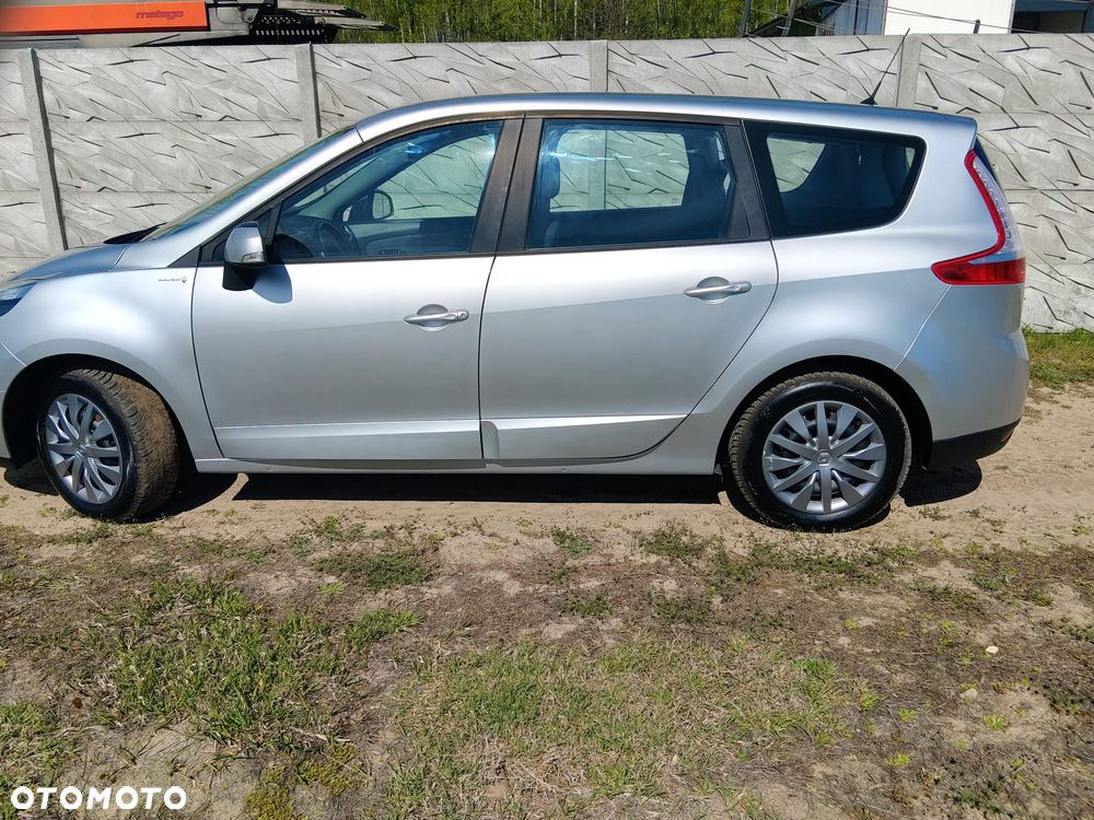 Renault Scenic - 11