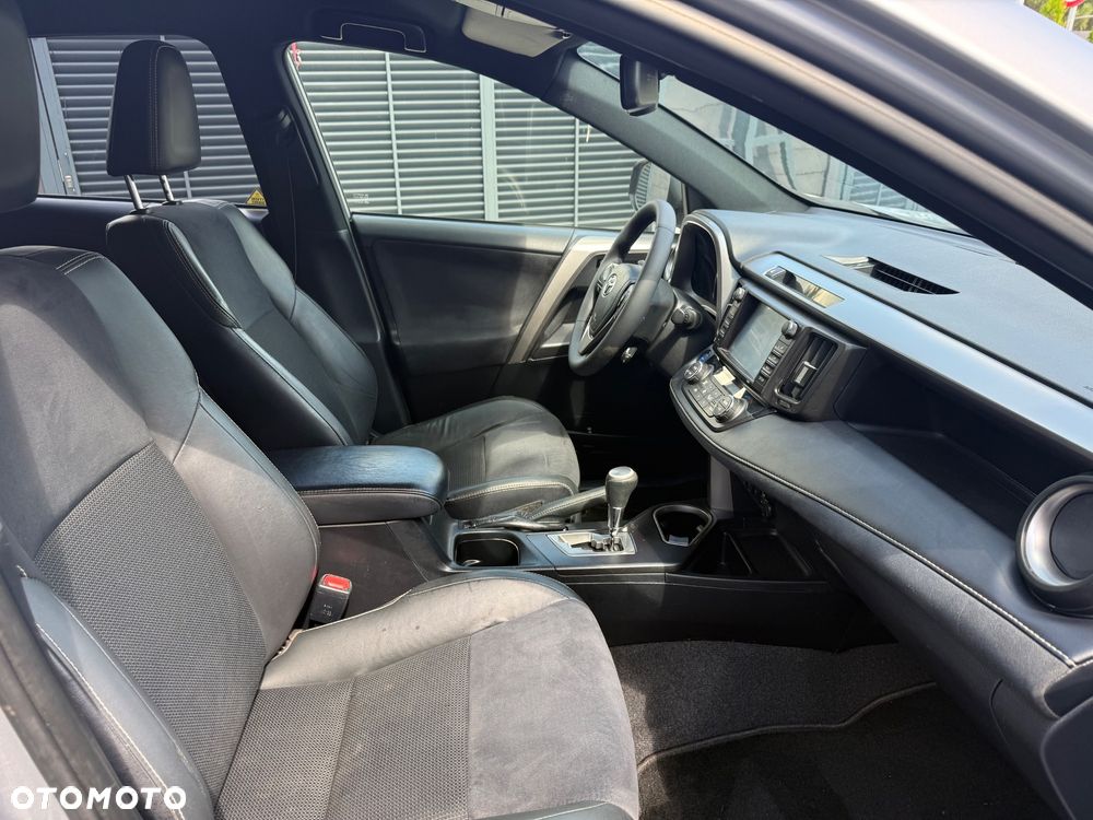 Toyota RAV4 Hybrid Silver 4x4 - 6