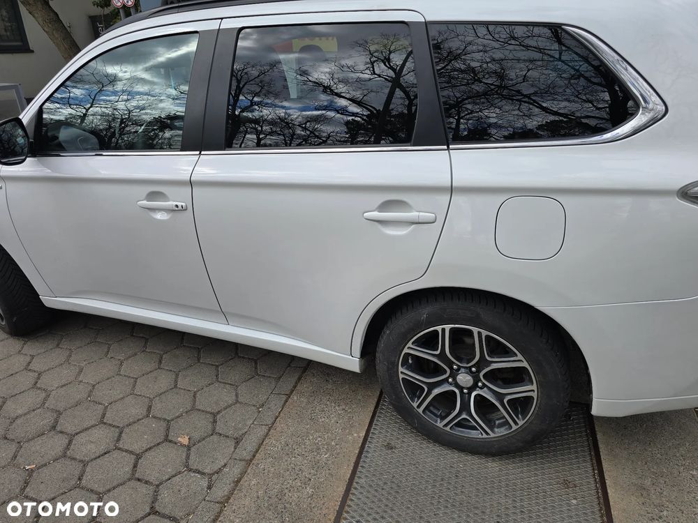 Mitsubishi Outlander 2.0 4WD - 2