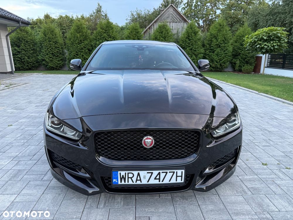 Jaguar XE 2.0 D AWD R-Sport - 12