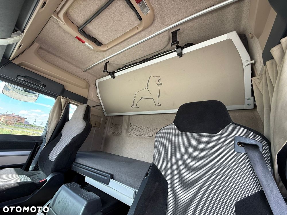 MAN TGX 26.420 / KONTENER / WINDA / 8.5 M DŁUGOŚCI / 21 EUROPALET / 6x2 / 3 OŚ PODNOSZONA I SKRĘTNA / ŁADOWNOŚĆ 14 415 KG / 2018 ROK / Z NIEMIEC - 26