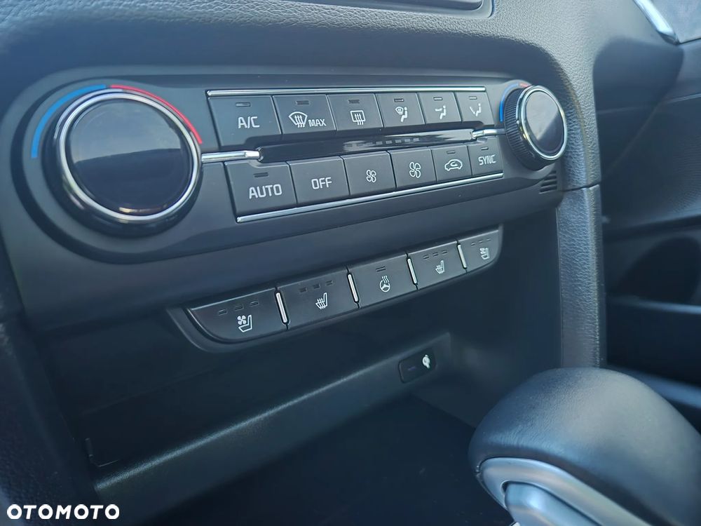 Kia XCeed 1.4 T-GDI OPF DCT7 PLATINUM EDITION - 24