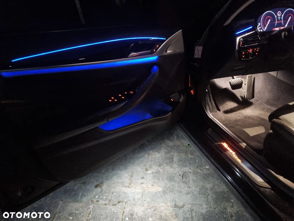 BMW Seria 5 518d Sport Line - 21