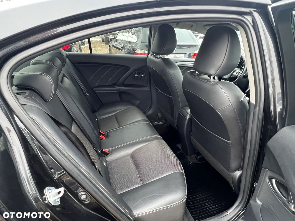 Toyota Avensis 2.0 D-4D Prestige - 22