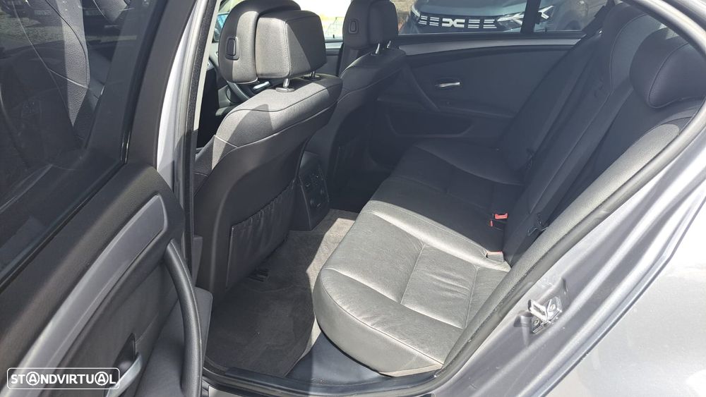 BMW 520 d Executive - 29