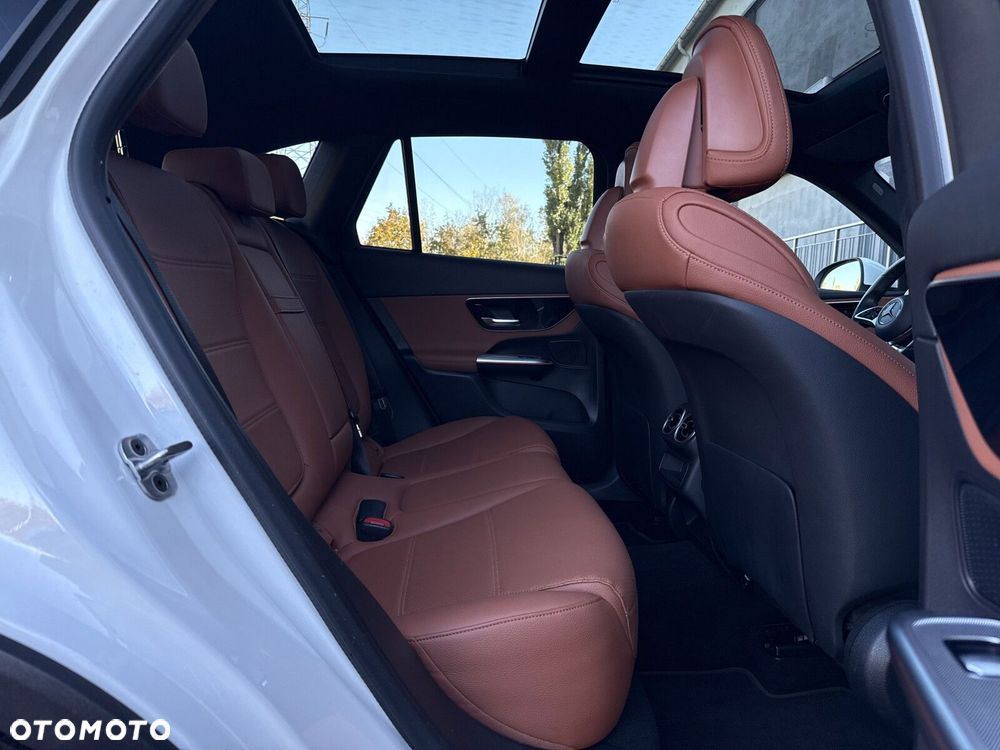 Mercedes-Benz GLC - 21