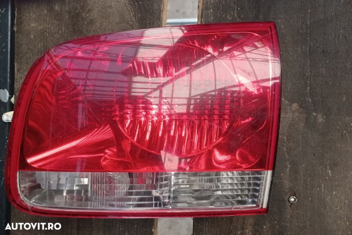 Lampa stop dreapta pe hayon Volkswagen VW Touareg generatia 1 7L [200 - 3