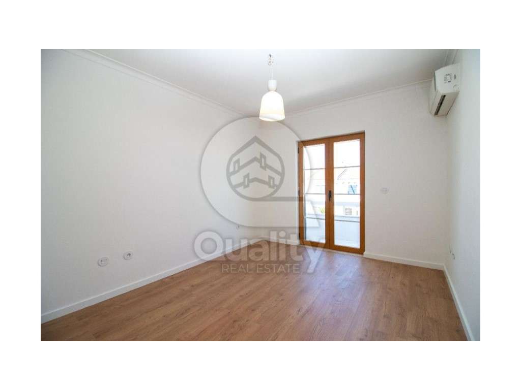 FANTÁSTICA MORADIA T3 C/ GARAGEM E PISCINA - Grande imagem: 3/40