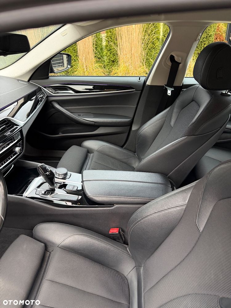 BMW Seria 5 520d xDrive Sport Line - 11
