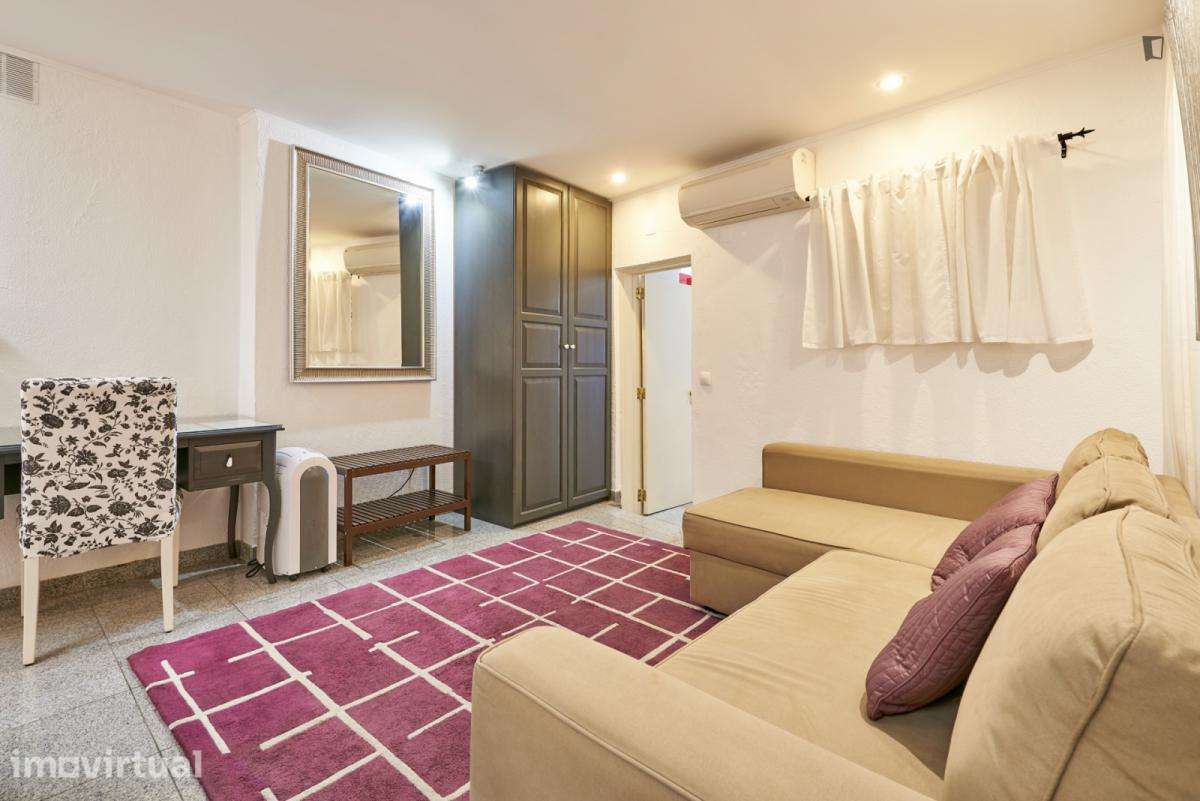 Apartamento com 1 quartos - localizado em Estrela Lisbon - Grande imagem: 5/17